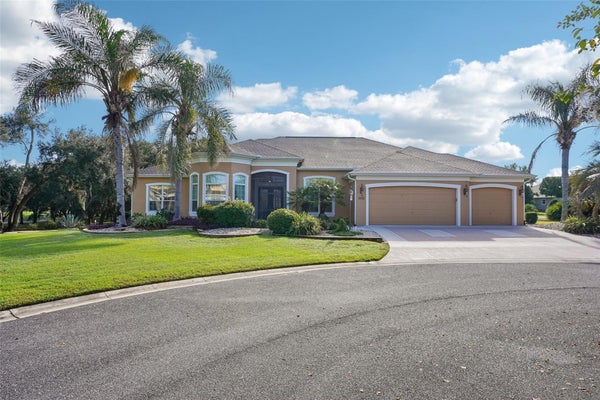 2055 LAKE RIDGE DR, THE VILLAGES, FL 32162 - Image df328e5dbaeca98e3b71d5b85edf5fce/180383489
