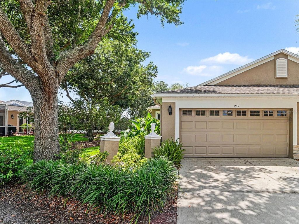 Photo of 5919 Phoebenest Drive, Lithia, FL 33547 (MLS # TB8510789)