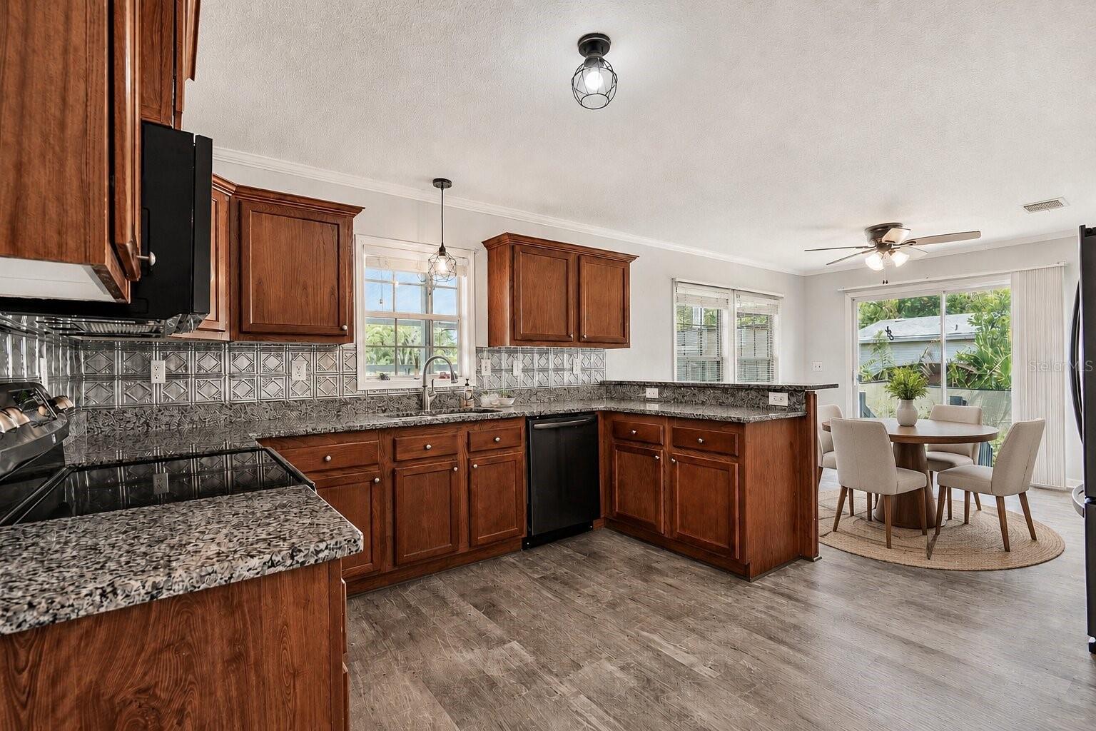 SHANGRI LA SHORES - Residential