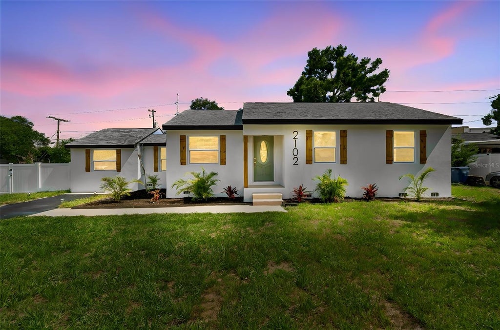 Photo of 2102 W Ferris Avenue, Tampa, FL 33603 (MLS # TB8519730)