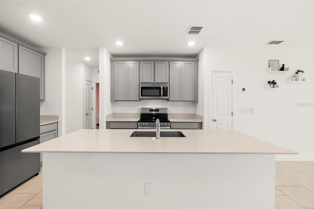 Photo of 2147 Green Valley Street, Daytona Beach, FL 32124 (MLS # V4947398)