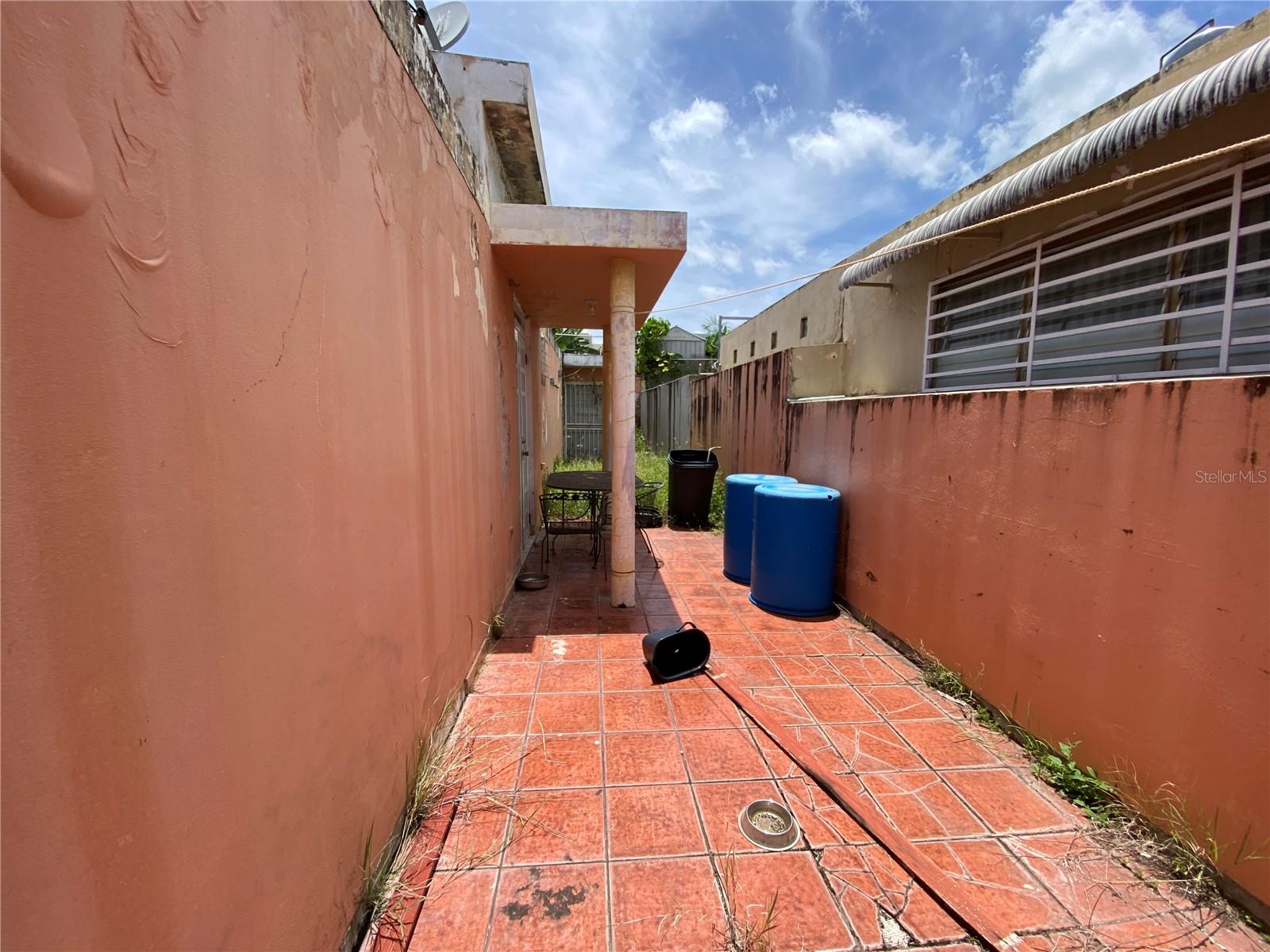 BARRIO MIRADERO - ALTURAS DE MAYAGUEZ - Residential