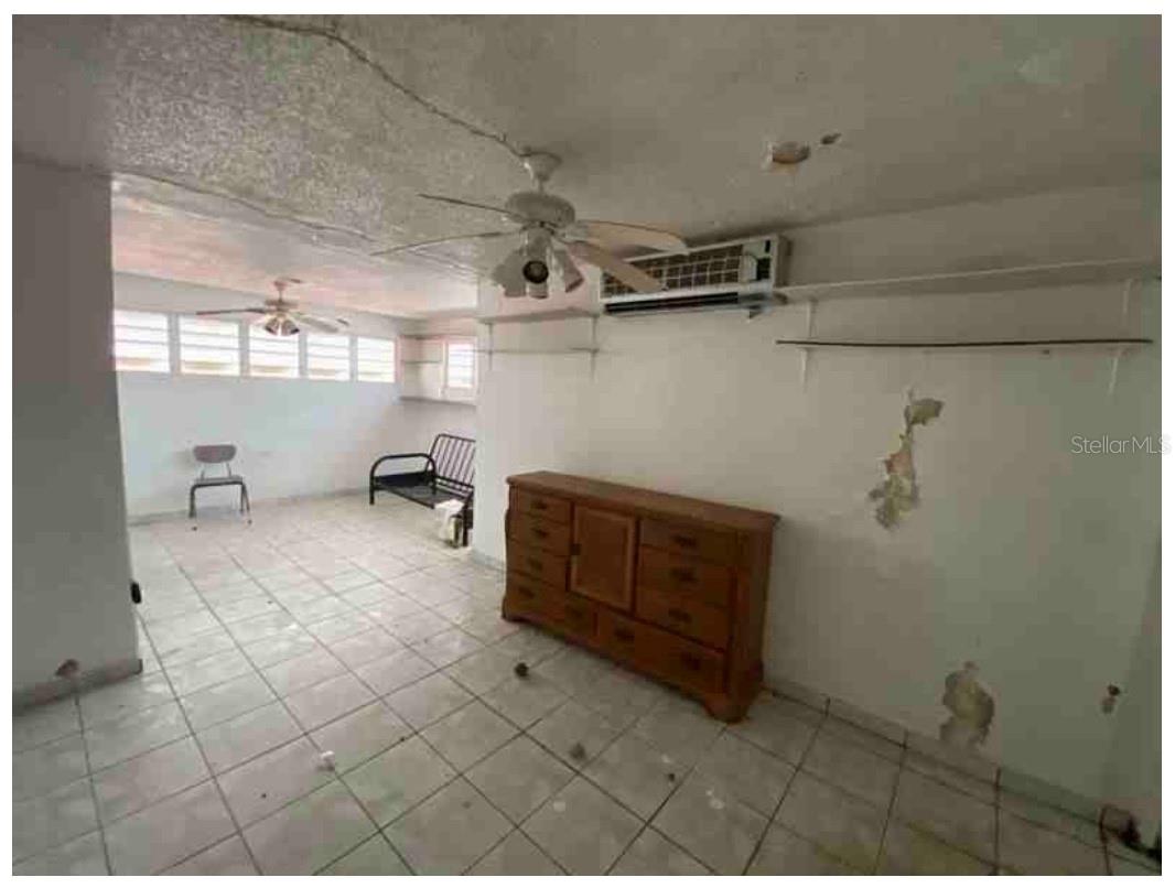 BARRIO MIRADERO - ALTURAS DE MAYAGUEZ - Residential