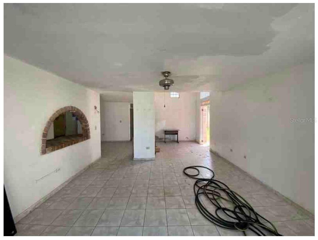 BARRIO MIRADERO - ALTURAS DE MAYAGUEZ - Residential