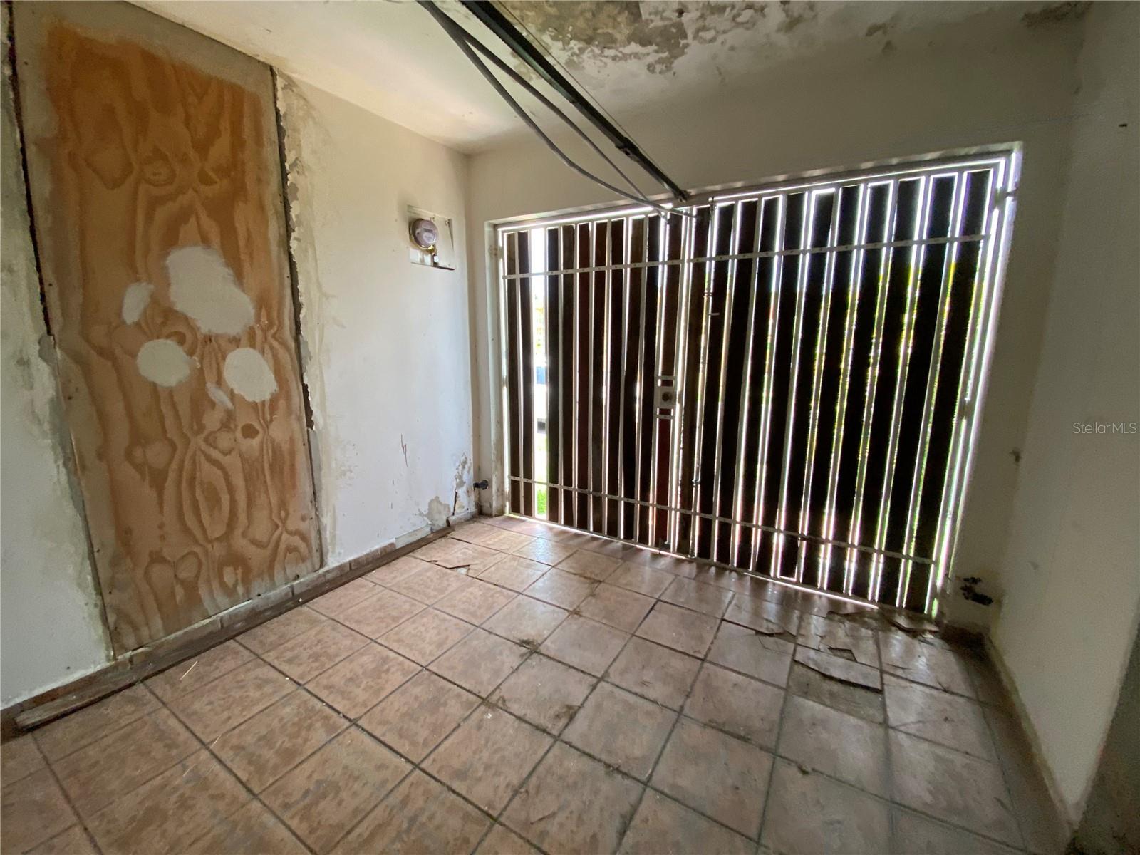 BARRIO MIRADERO - ALTURAS DE MAYAGUEZ - Residential