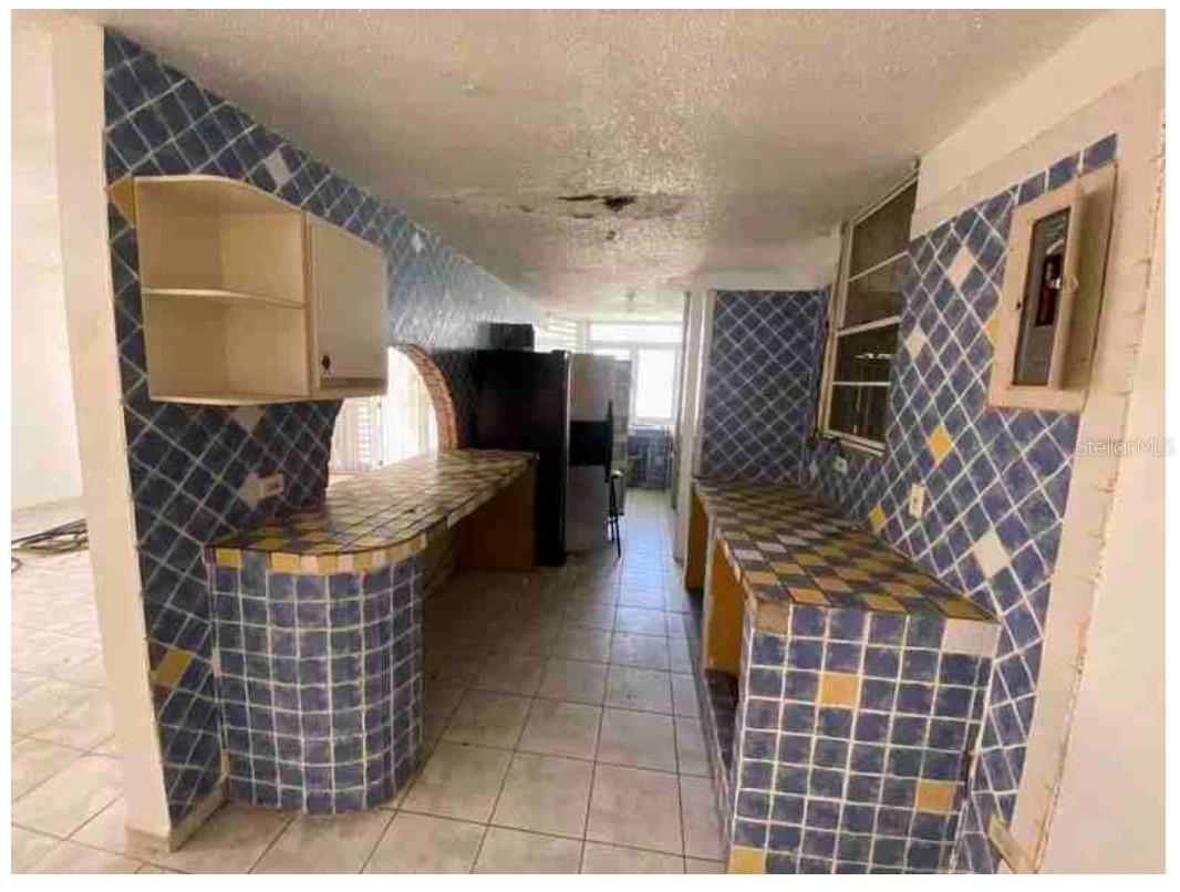 BARRIO MIRADERO - ALTURAS DE MAYAGUEZ - Residential