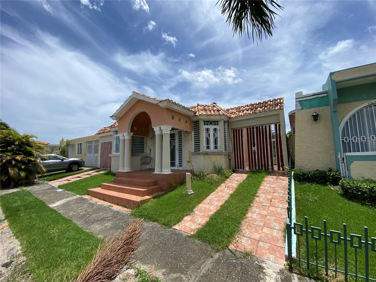 BARRIO MIRADERO - ALTURAS DE MAYAGUEZ - Residential