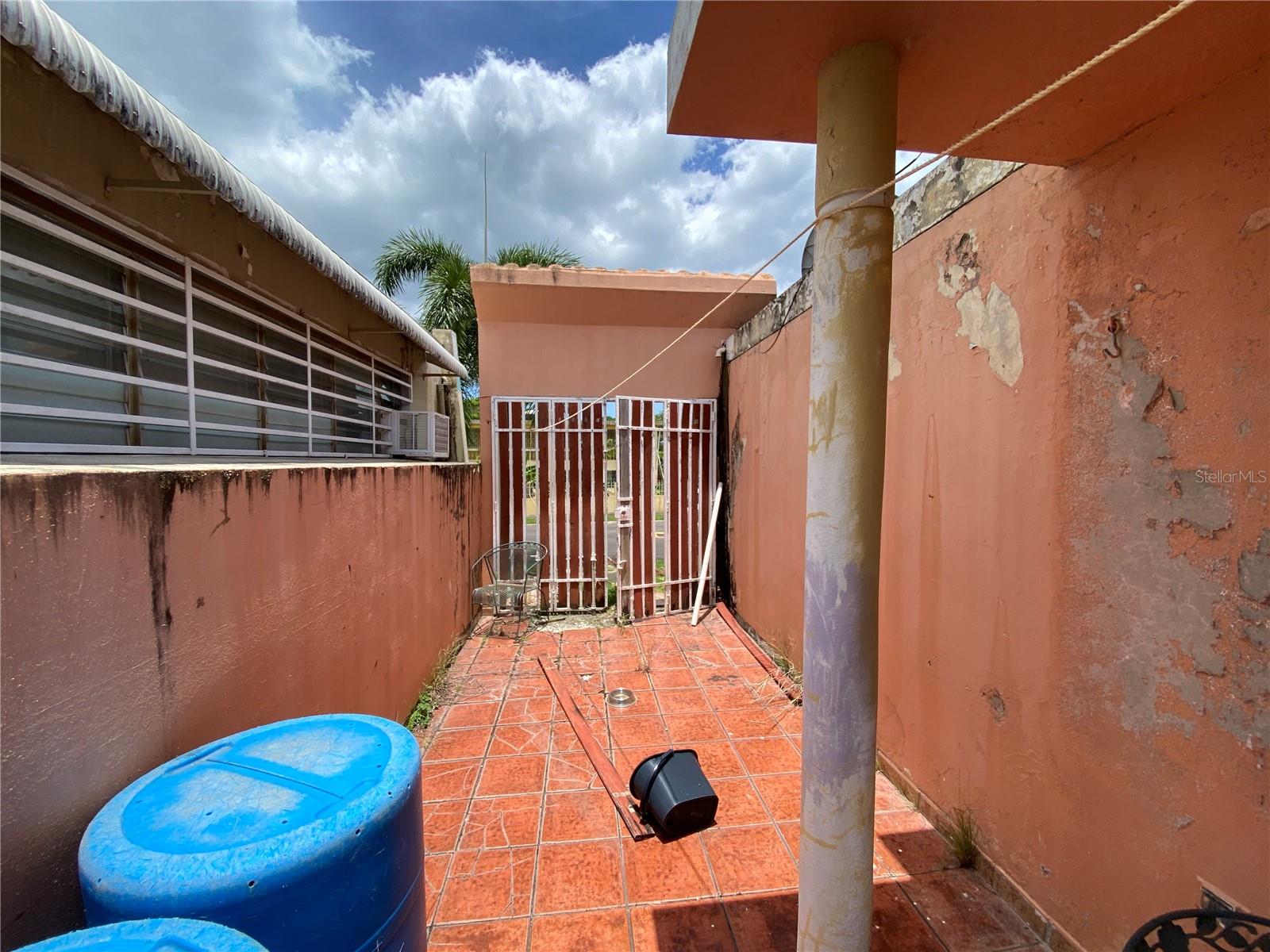 BARRIO MIRADERO - ALTURAS DE MAYAGUEZ - Residential