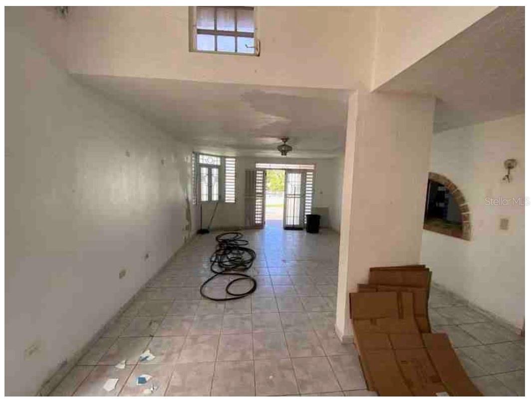 BARRIO MIRADERO - ALTURAS DE MAYAGUEZ - Residential