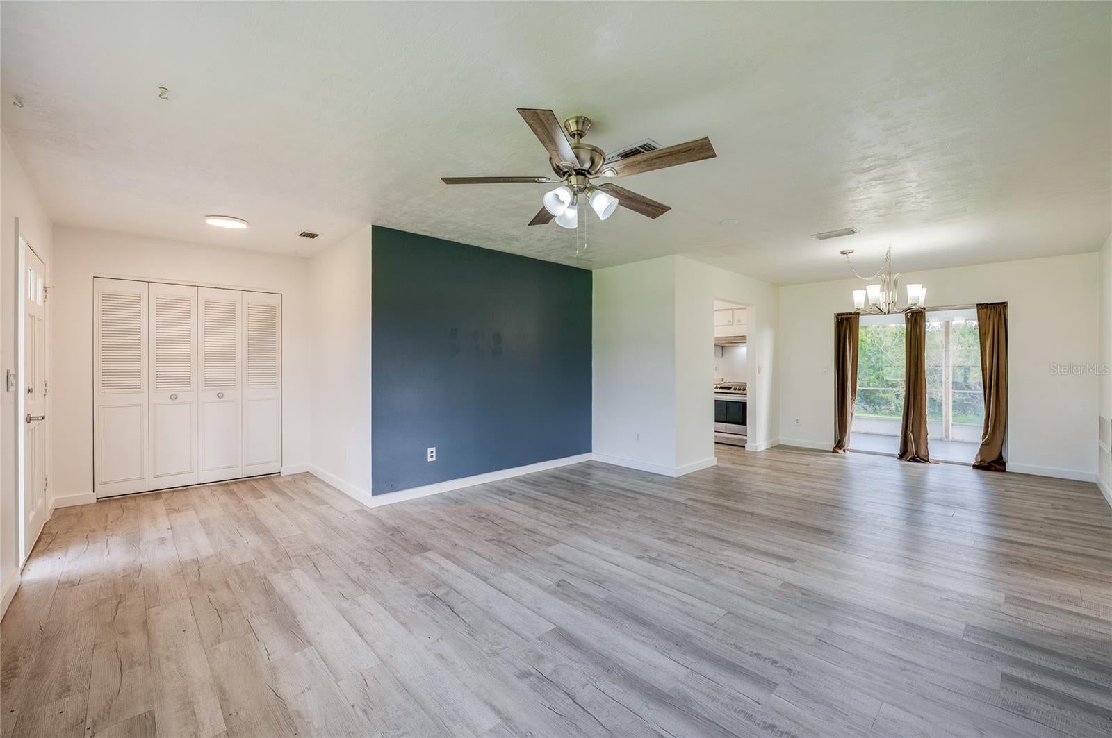 971 N WAYCROSS CIRCLE
