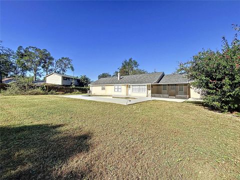 A home in VALRICO