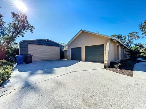 A home in VALRICO