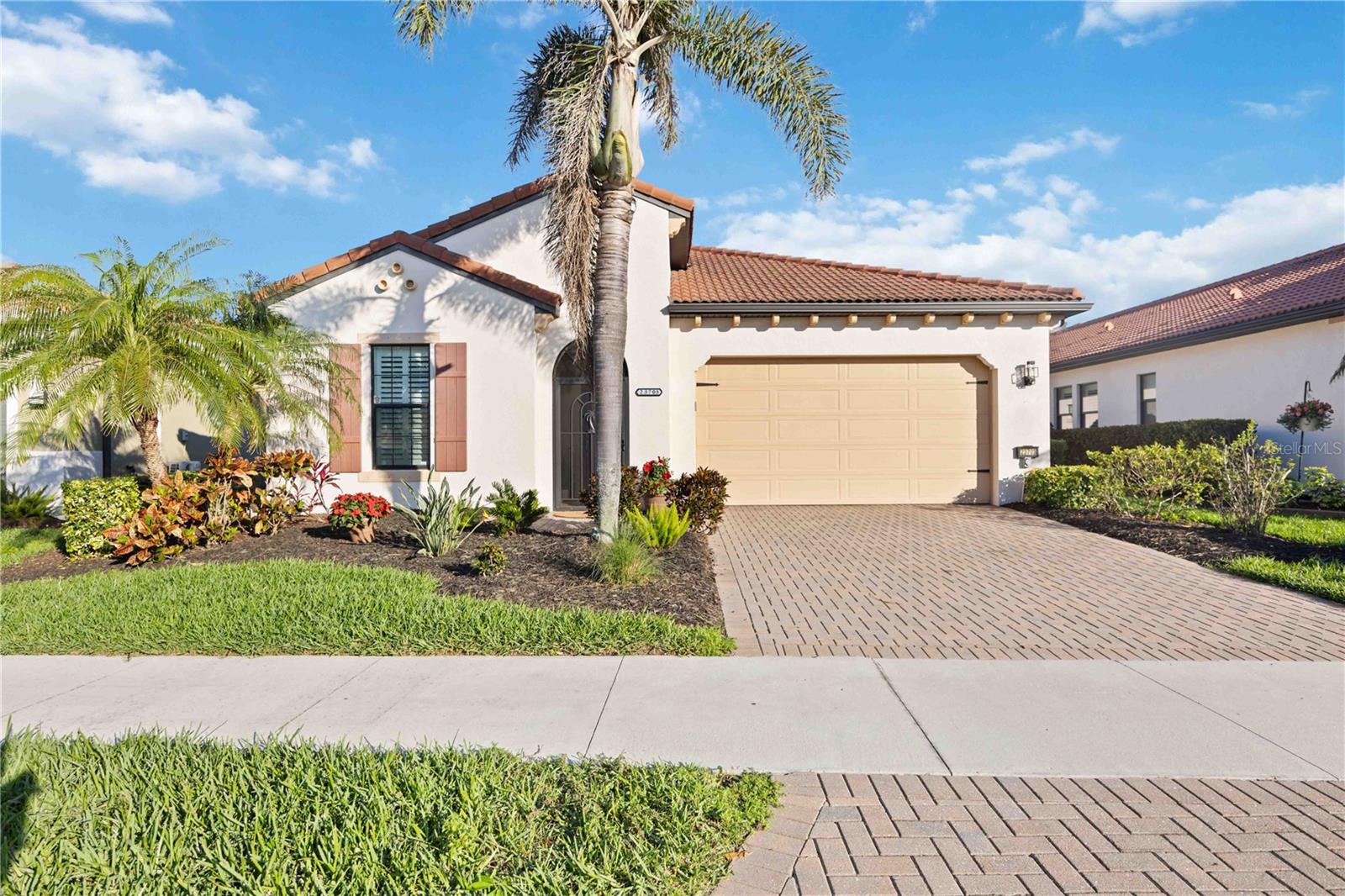 23703 WAVERLY CIRCLE