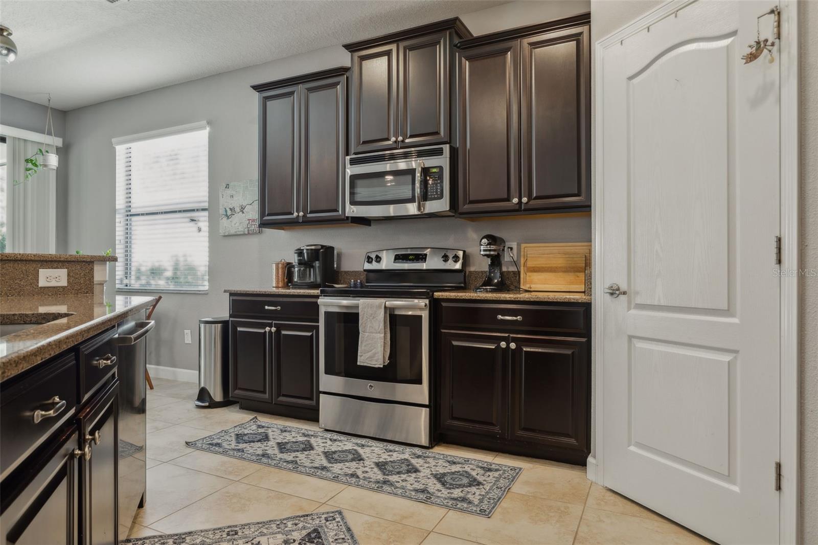 12239 CRESTRIDGE LOOP
