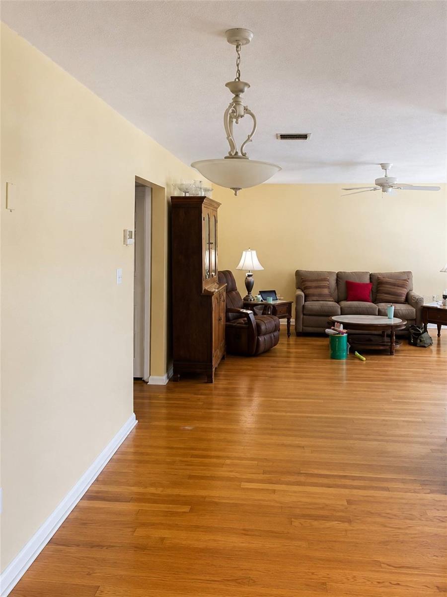 735 OVERHILL ROAD