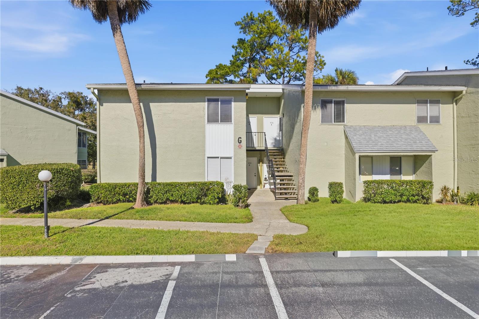 574 FAIRWAYS CIRCLE B