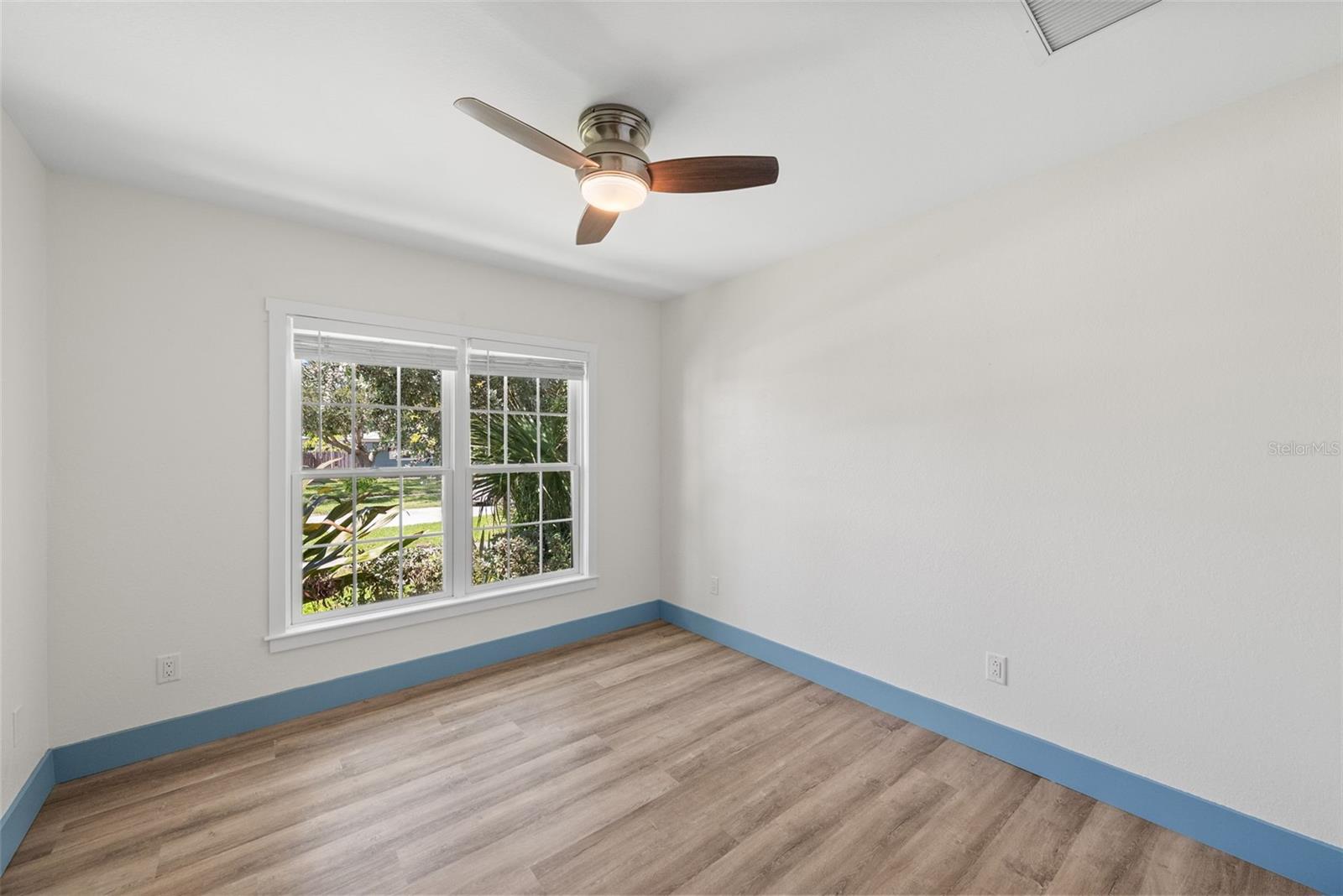 MANDALAY SUB - Residential Lease