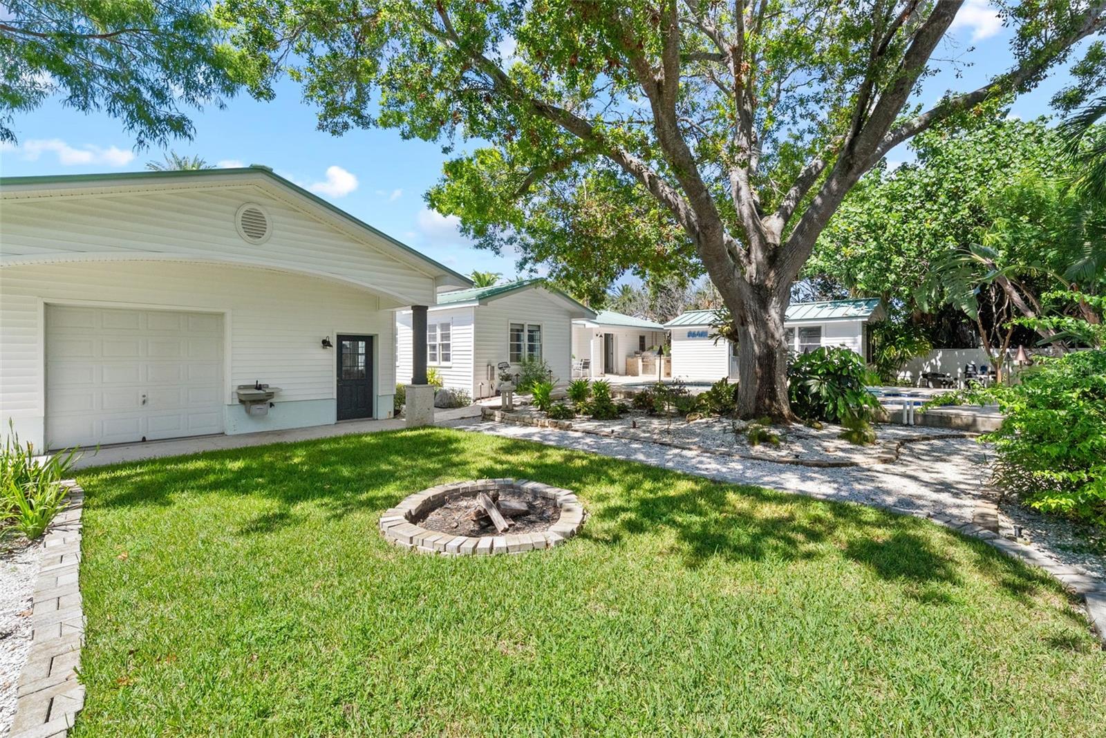 MANDALAY SUB - Residential Lease