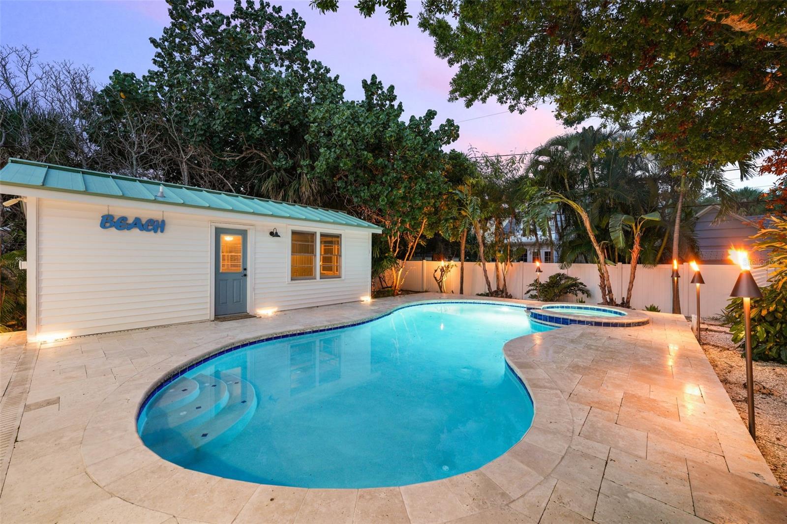 MANDALAY SUB - Residential Lease