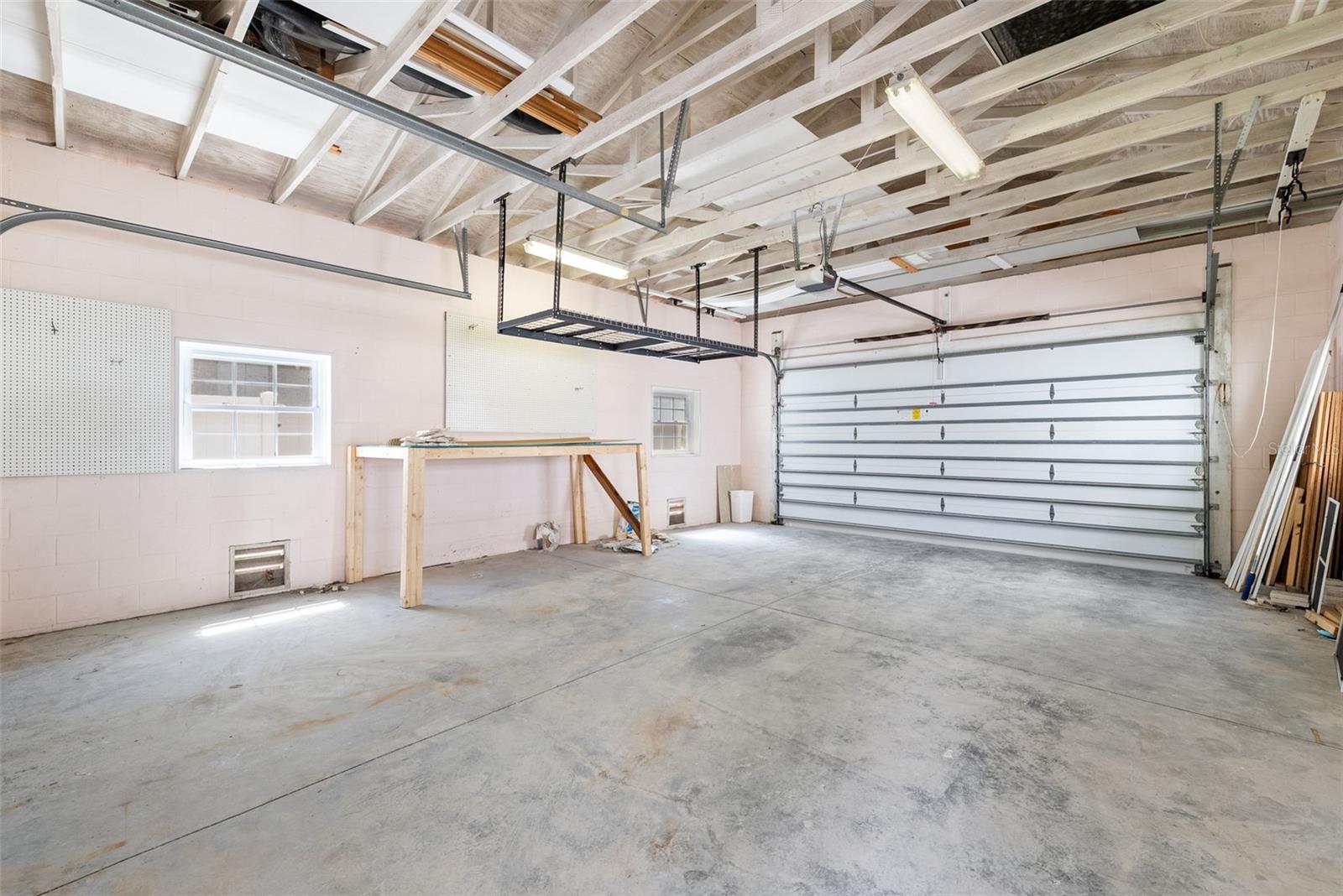 MANDALAY SUB - Residential Lease