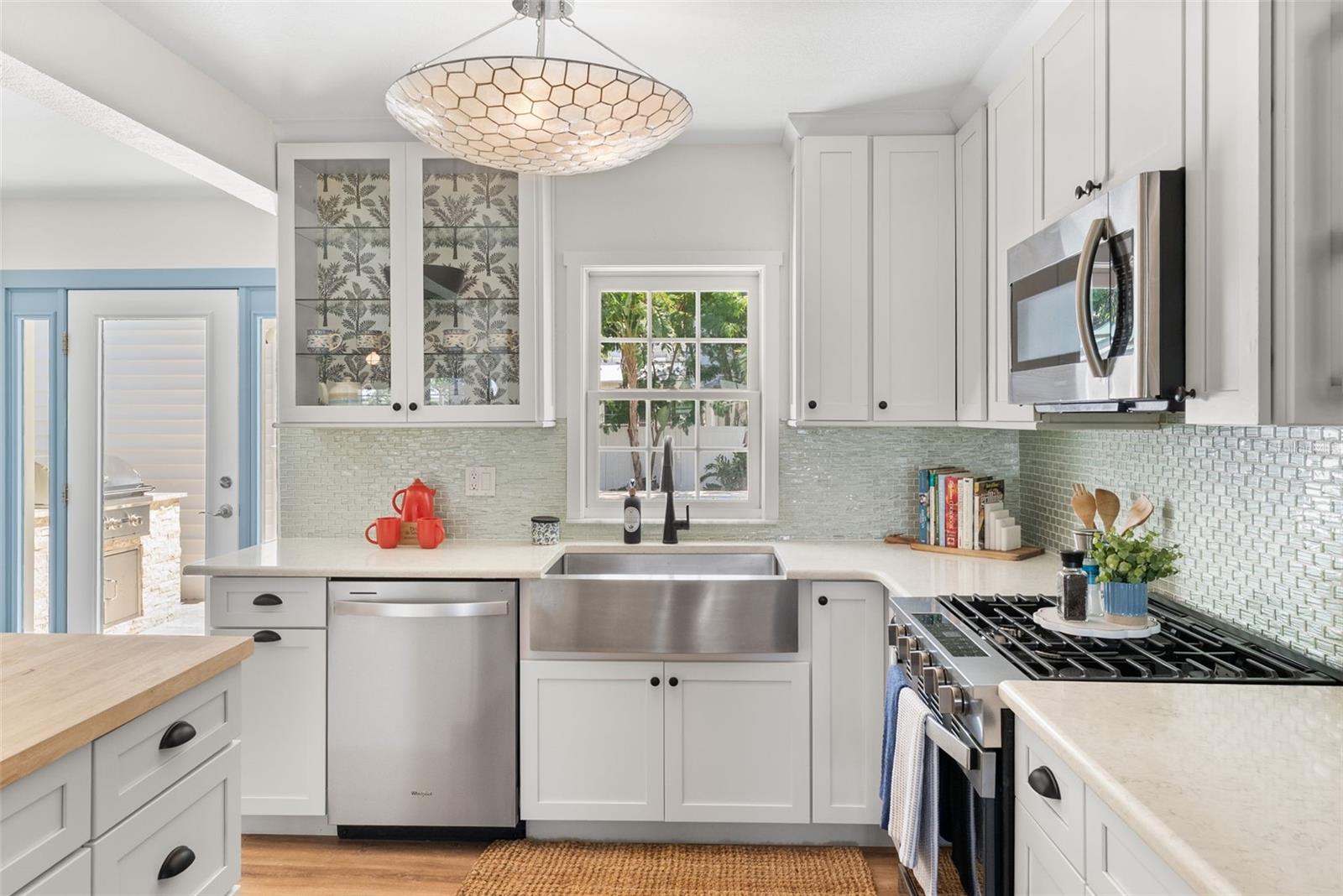 MANDALAY SUB - Residential Lease