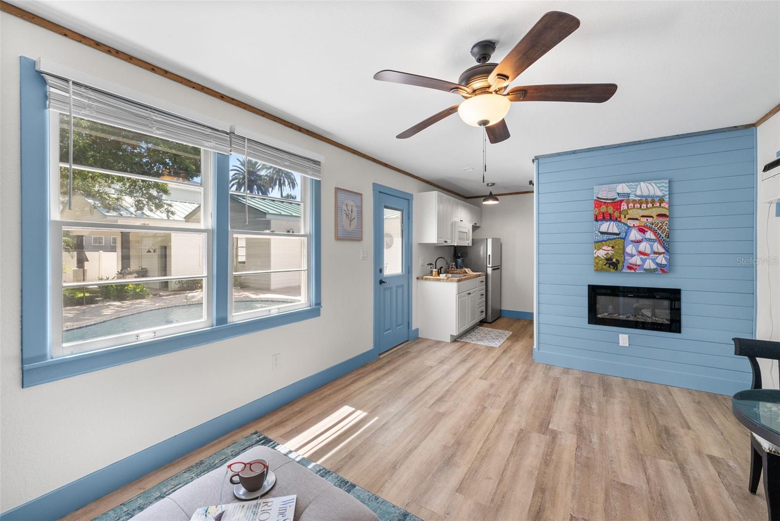 MANDALAY SUB - Residential Lease