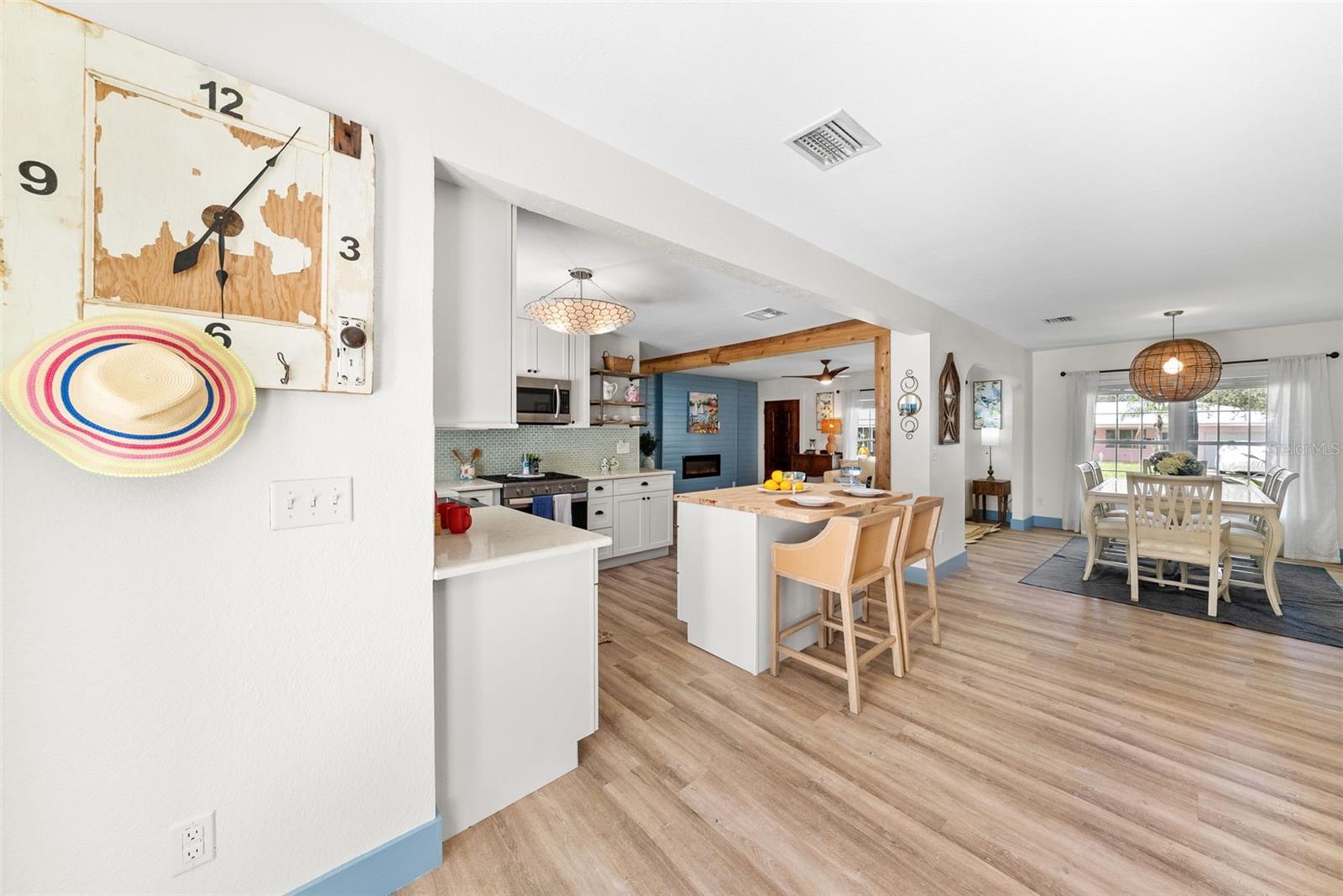 MANDALAY SUB - Residential Lease