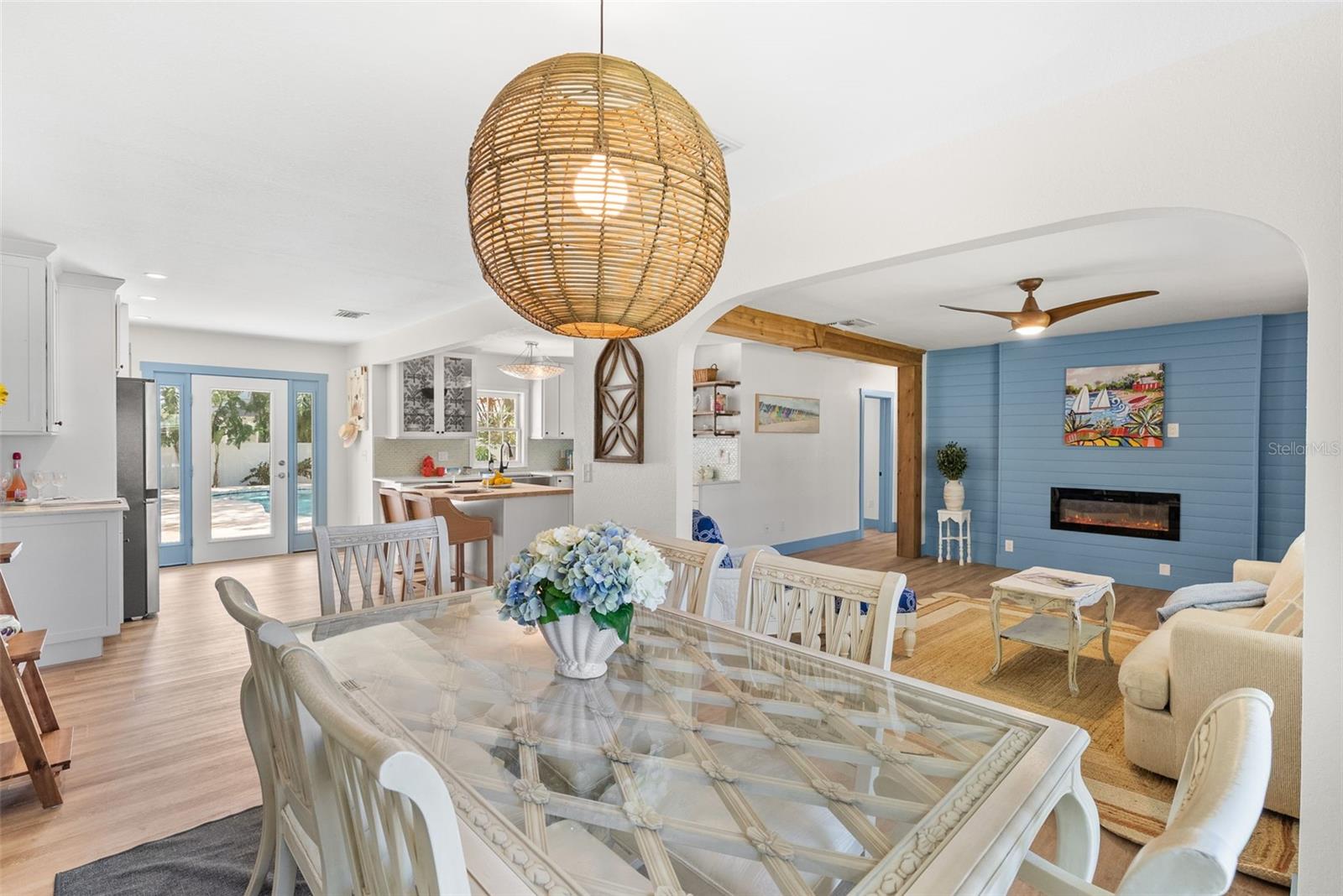 MANDALAY SUB - Residential Lease