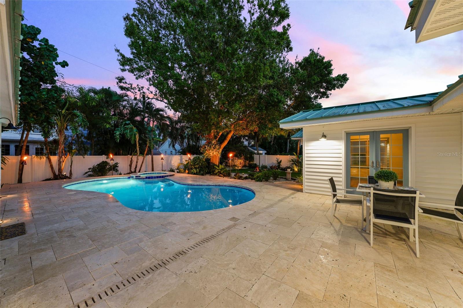 MANDALAY SUB - Residential Lease