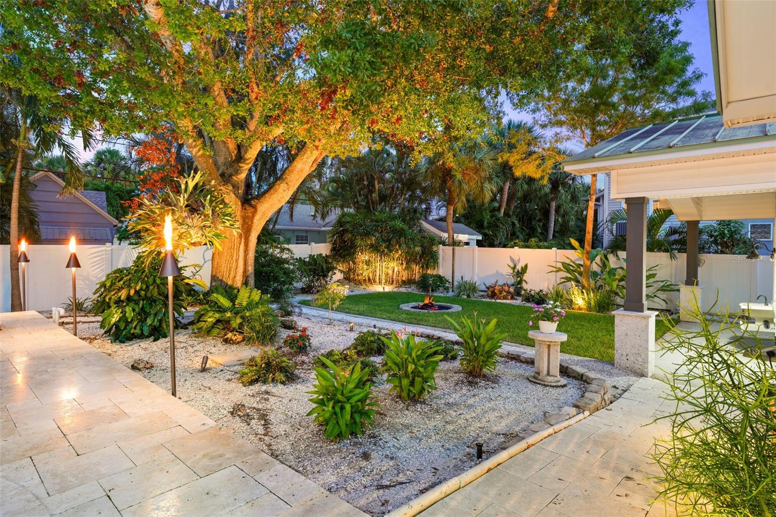 MANDALAY SUB - Residential Lease