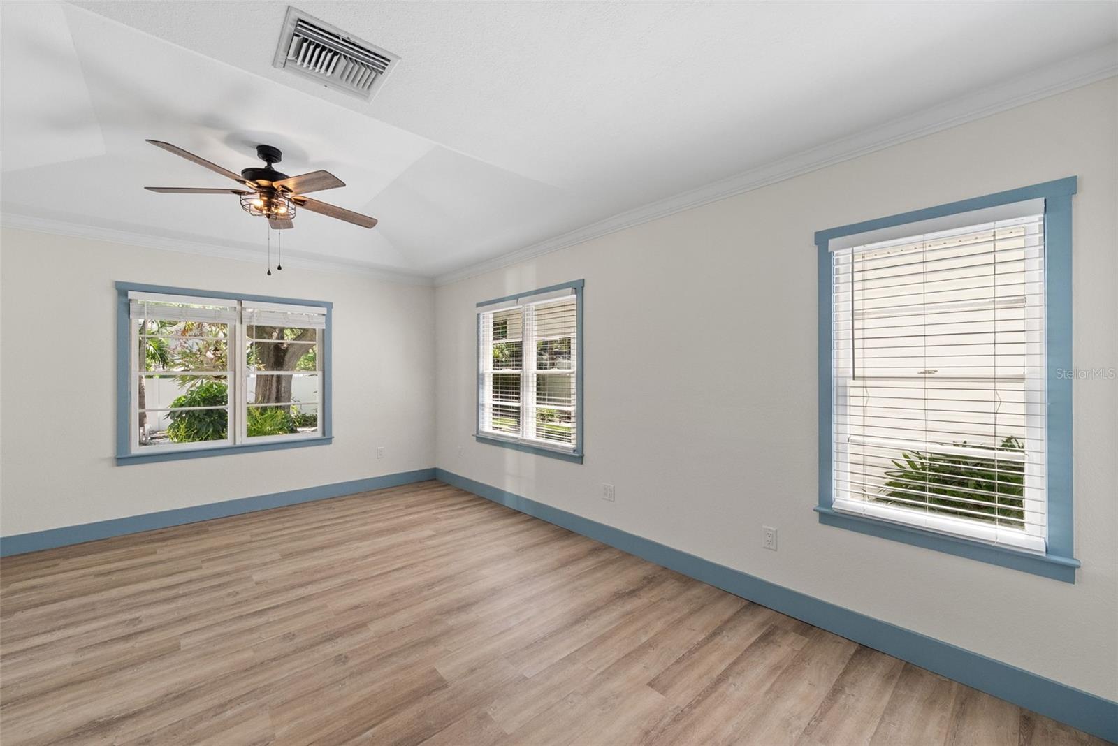 MANDALAY SUB - Residential Lease