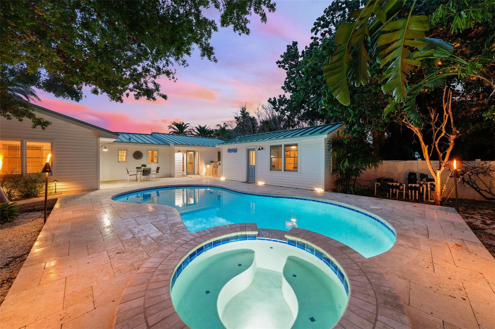 MANDALAY SUB - Residential Lease