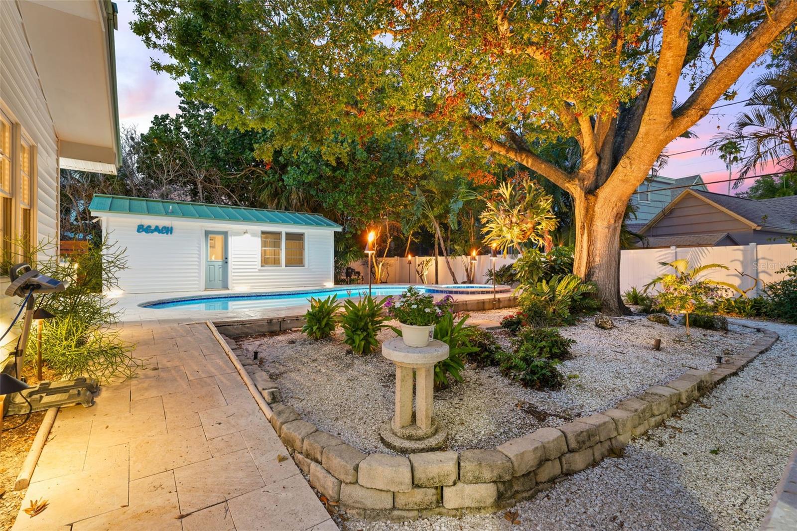 MANDALAY SUB - Residential Lease