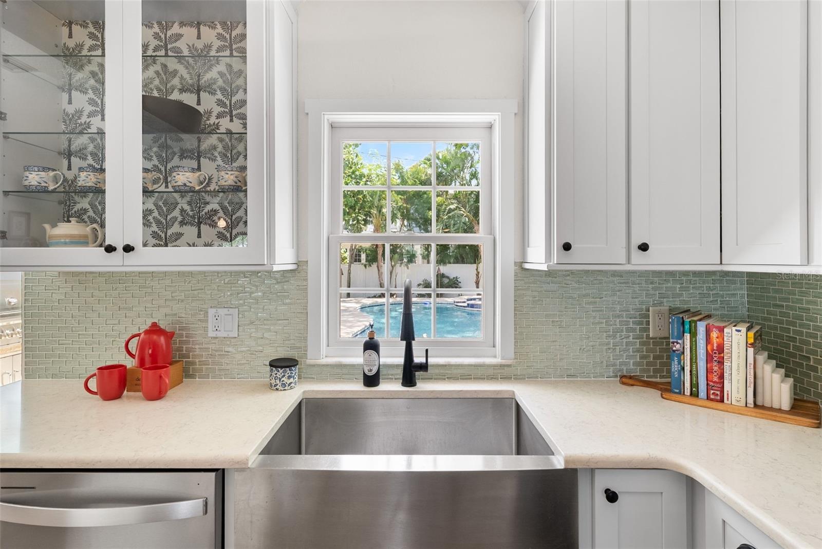 MANDALAY SUB - Residential Lease