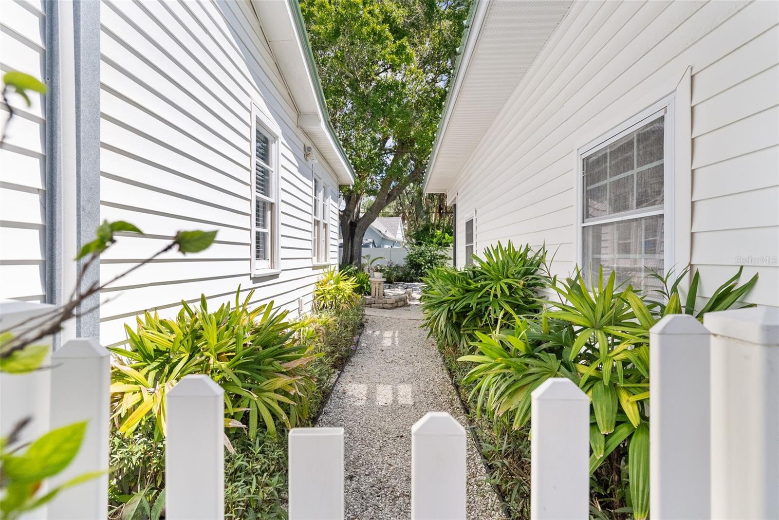 MANDALAY SUB - Residential Lease