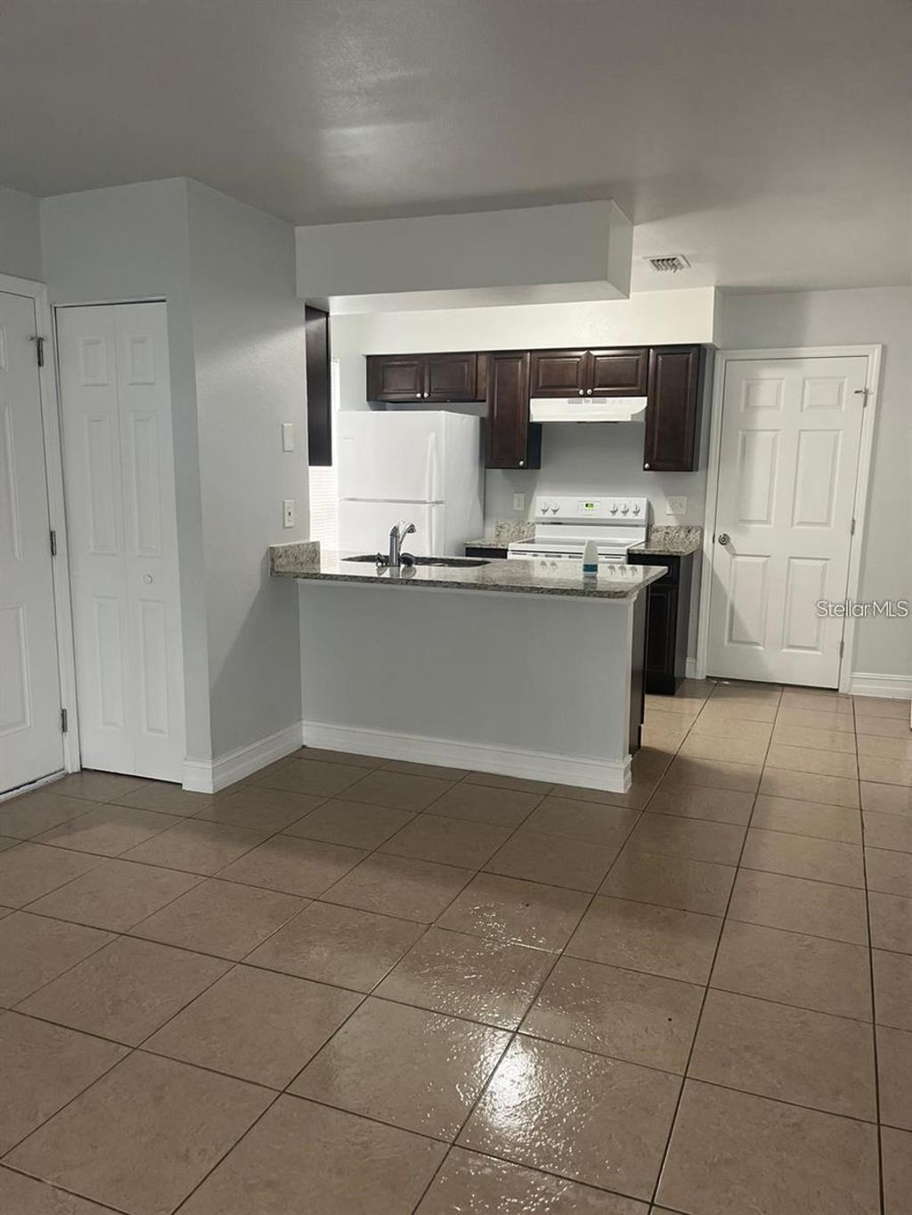 Photo of 1805 Crystal Grove Drive #1809, Lakeland, FL 33801 (MLS # S5142895)