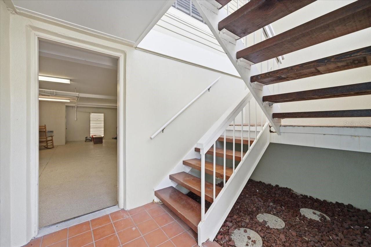 227 SUN VISTA COURT S