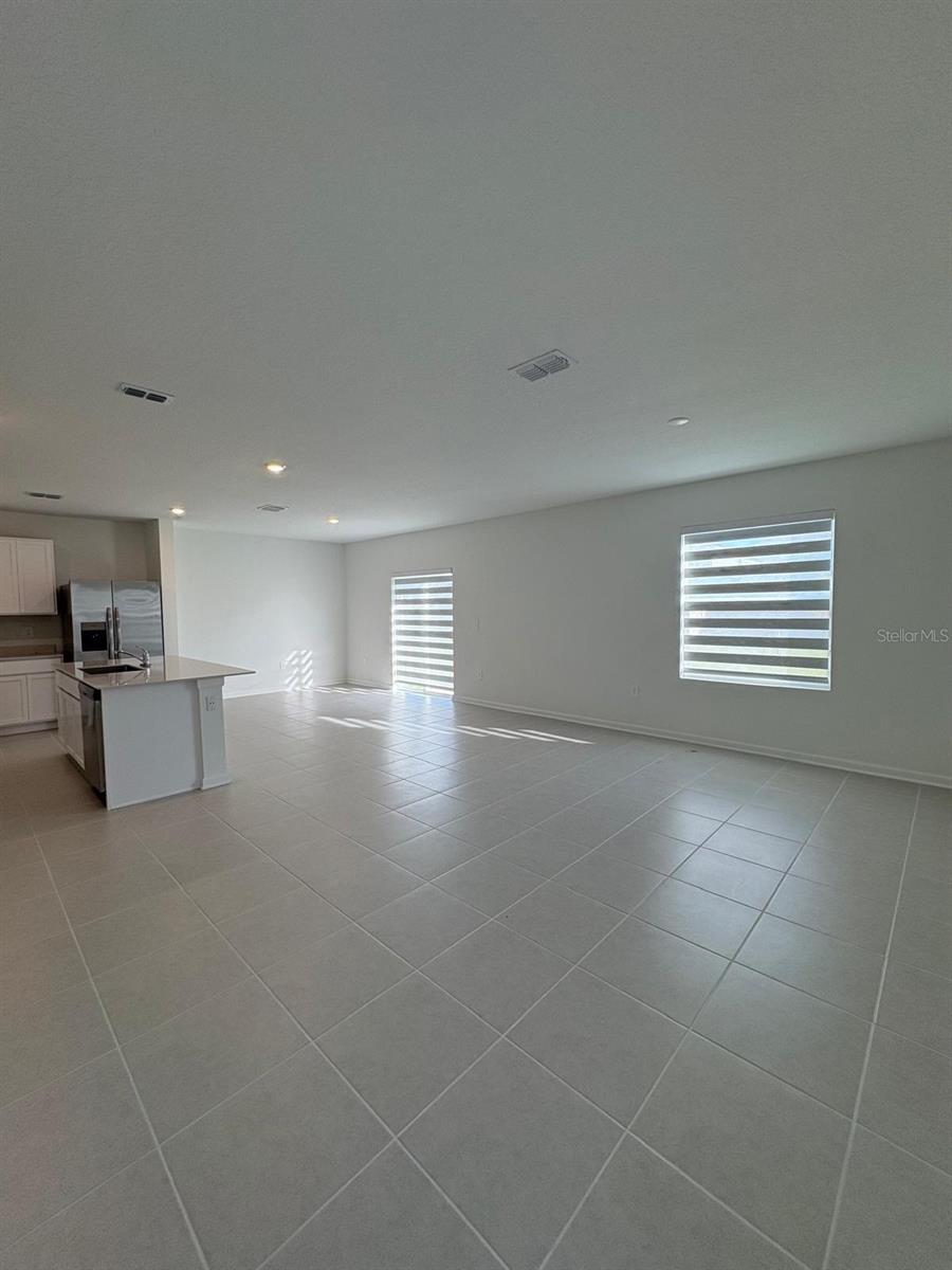 HUNT CLUB AT LAKE WALES PHASE - Residential Lease