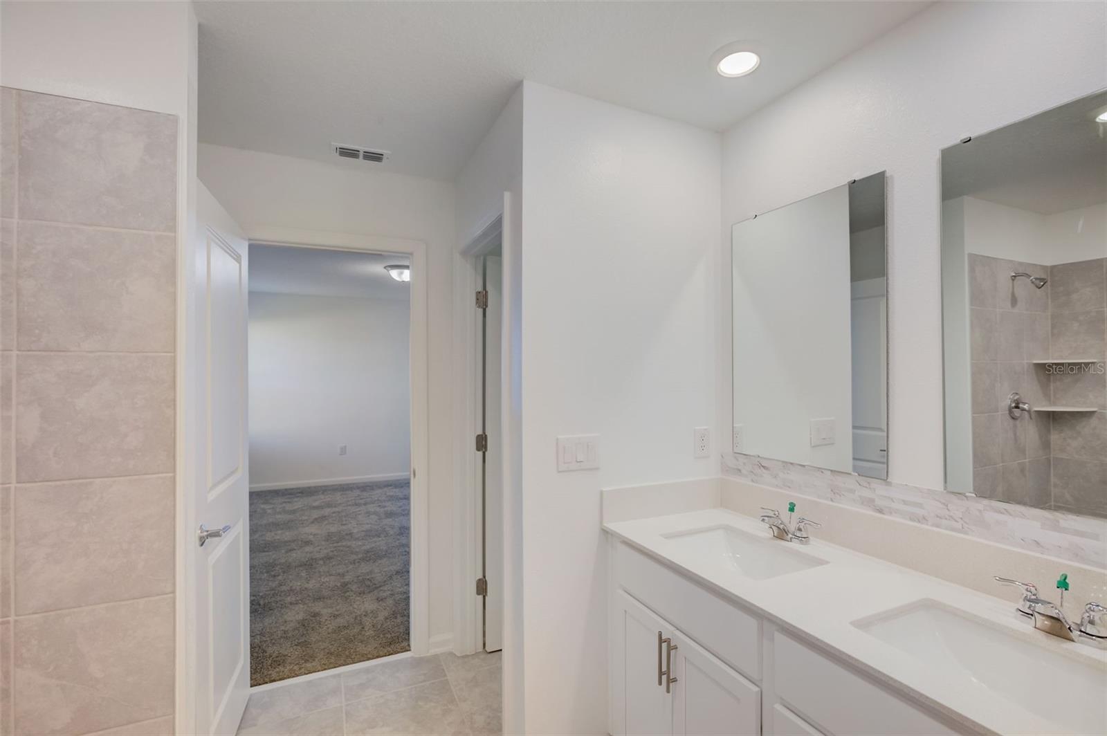 RANCHES/LK MCLEOD I - Residential Lease