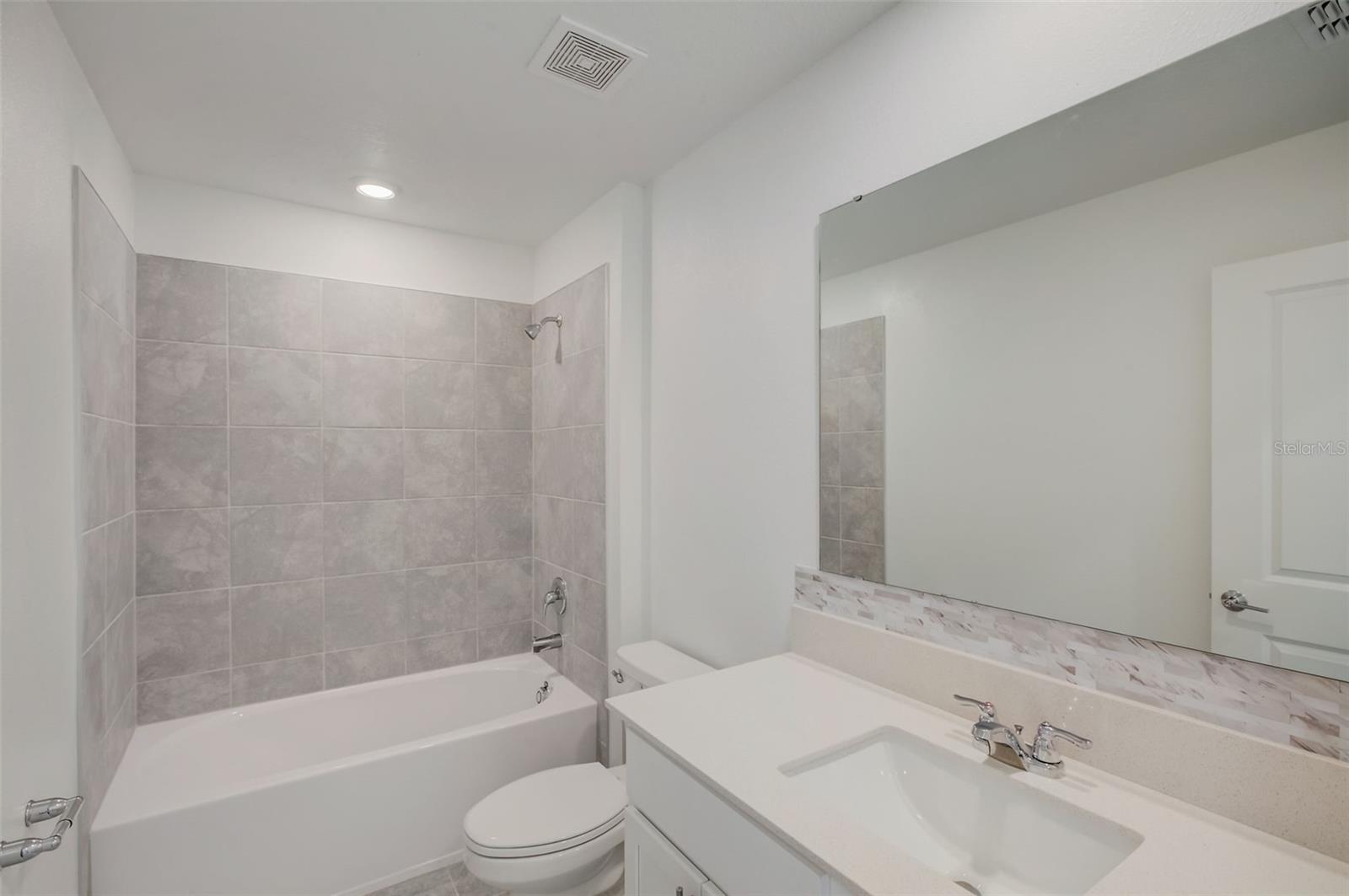 RANCHES/LK MCLEOD I - Residential Lease