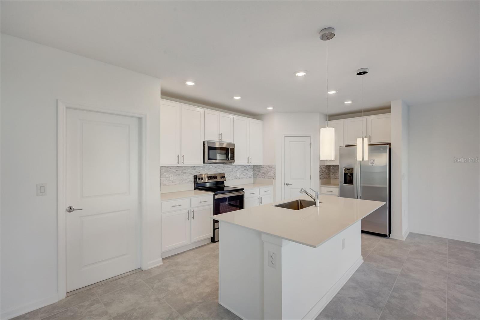 RANCHES/LK MCLEOD I - Residential Lease