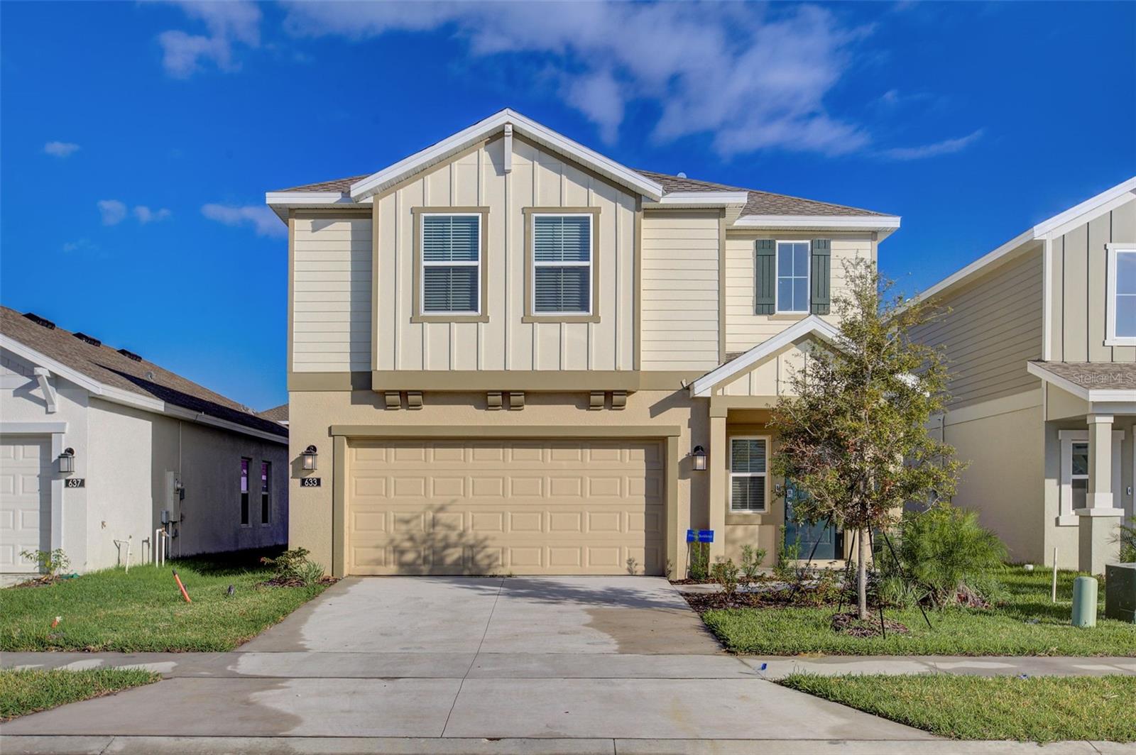 Move-In Ready Home in Winter Haven – Available May 1st! Don’t miss this beautiful 4-bedroom, 2.5-bath home built in 2023. This modern home features ceramic tile flooring on the first floor, carpet upstairs, and a spacious loft—ideal for a home office or play area. All bedrooms are upstairs, providing privacy and separation from the main living areas. Plus, enjoy the convenience of an included washer and dryer.
Located in a vibrant community with no association approval required, residents have access to resort-style amenities, including a swimming pool, clubhouse, park, playground, dog park, basketball court, and volleyball court. Just 15 minutes from Legoland and a short drive to Orlando. Move in with first, last, and security deposit. Link to application: https://apply.link/w8n4Vdo