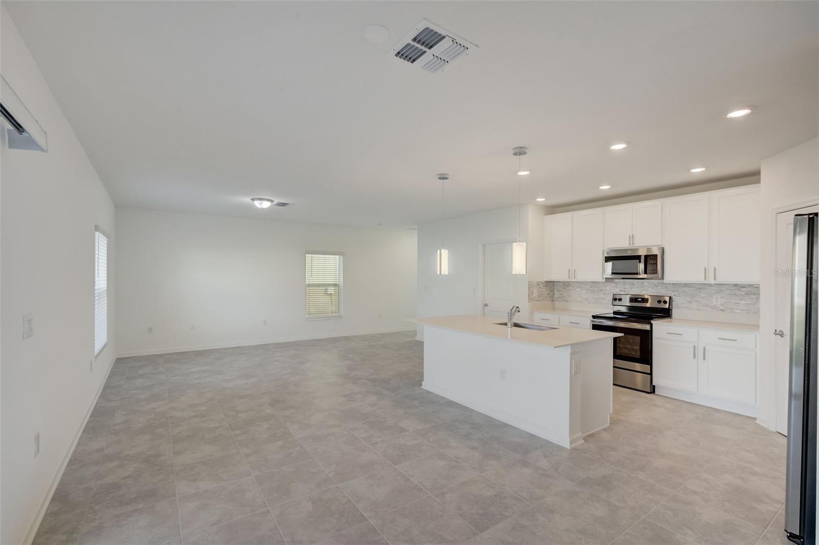 RANCHES/LK MCLEOD I - Residential Lease