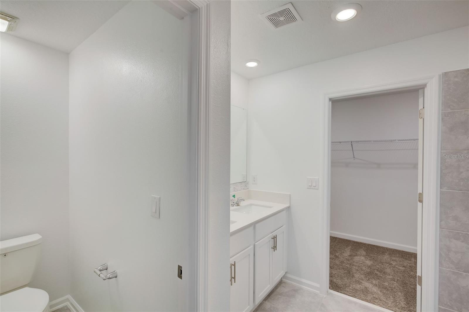 RANCHES/LK MCLEOD I - Residential Lease