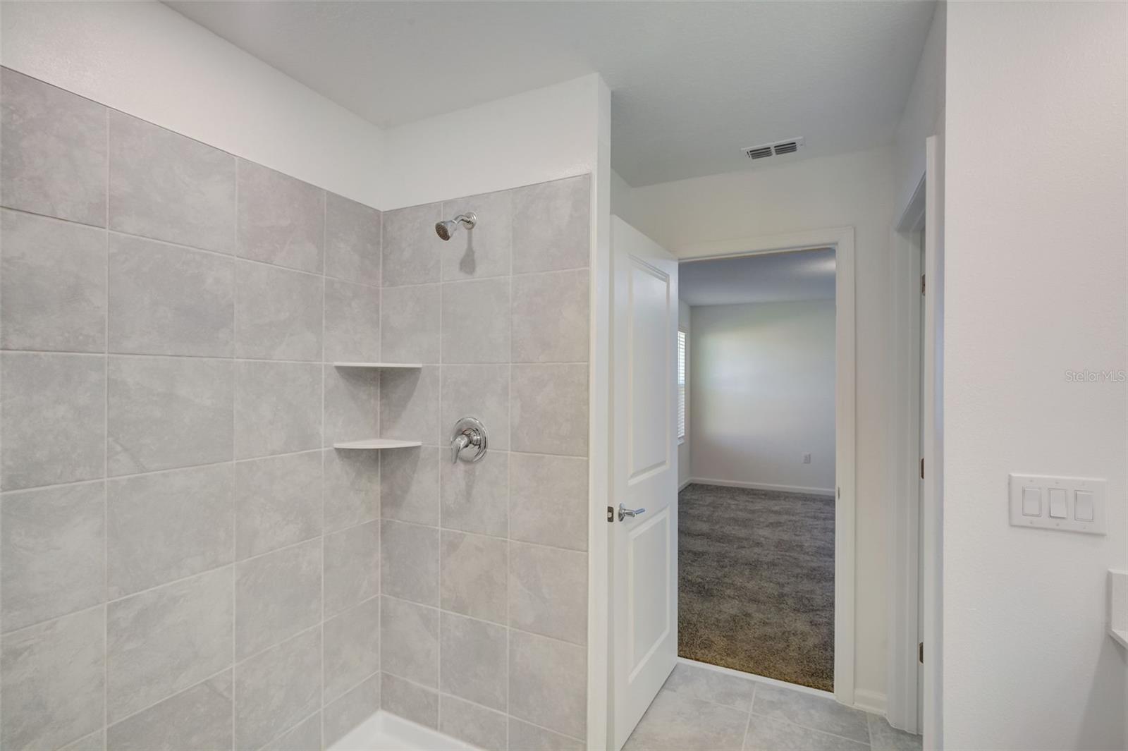 RANCHES/LK MCLEOD I - Residential Lease