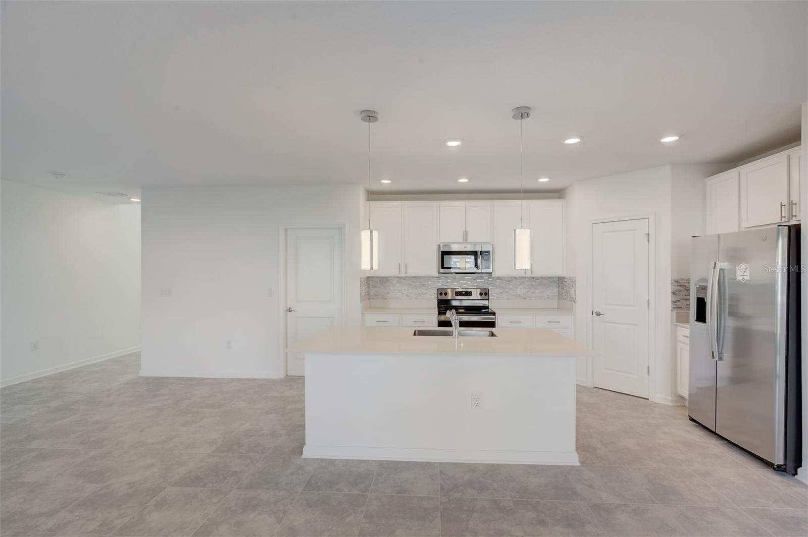 RANCHES/LK MCLEOD I - Residential Lease