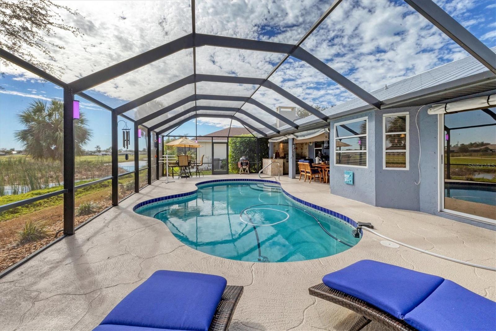 ROTONDA PEBBLE BEACH - Residential