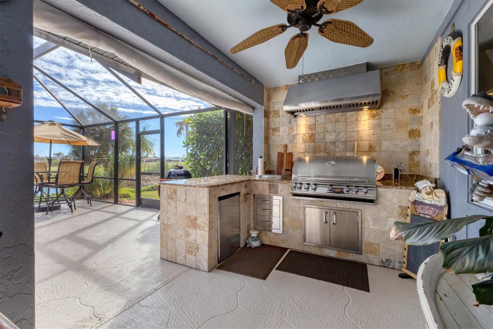 ROTONDA PEBBLE BEACH - Residential