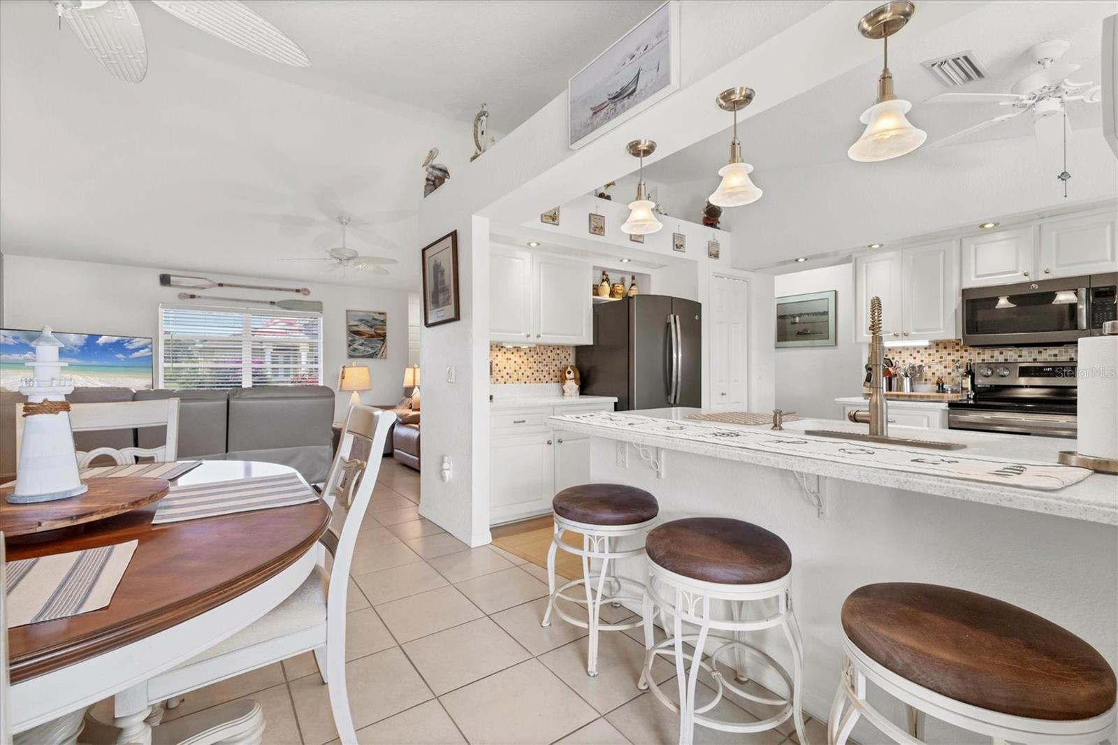 ROTONDA PEBBLE BEACH - Residential