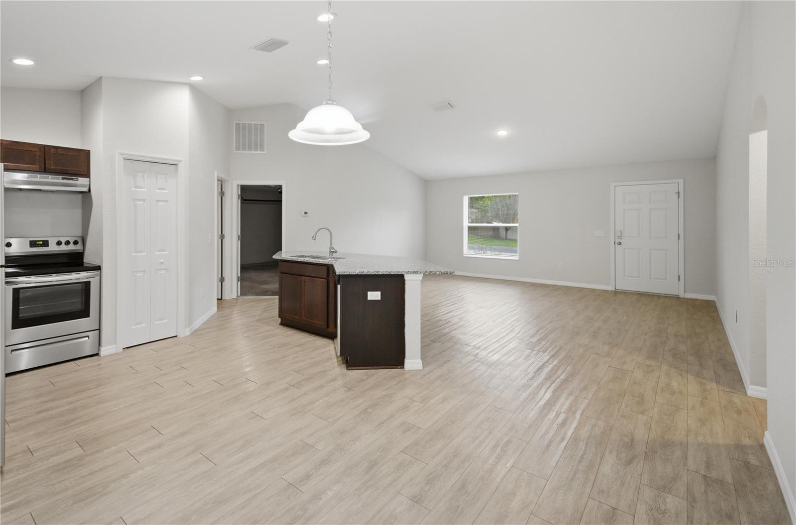 SILVER SPGS SHORES - Residential